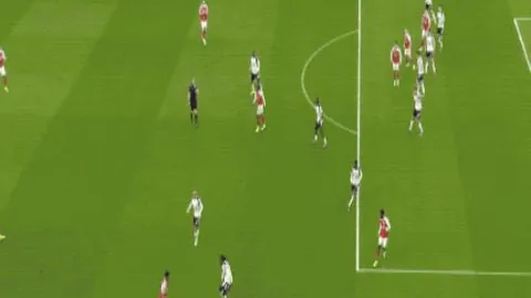 国足头号水货最终确认，球迷盼其离队，伊万科维奇立场坚定。